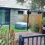 N7 Maison T2 Climatise Avec Jacuzzi Prive