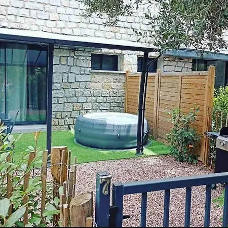 N7 Maison T2 Climatise Avec Jacuzzi Prive