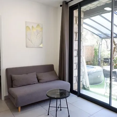 N7 Maison T2 Climatise Avec Jacuzzi Prive